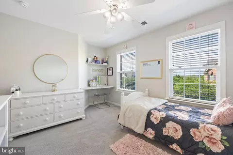 Bedroom - 14401 Broadwinged Dr, Gainesville, VA 20155 photo 8 of 12