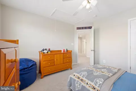 Bedroom - 14401 Broadwinged Dr, Gainesville, VA 20155 photo 5 of 12