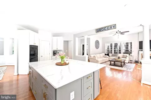 Kitchen - 14401 Broadwinged Dr, Gainesville, VA 20155 photo 4 of 5