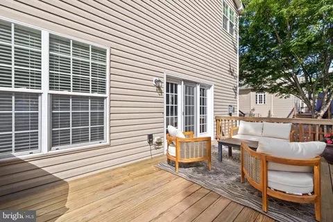 Exterior - 14401 Broadwinged Dr, Gainesville, VA 20155 photo 7 of 10