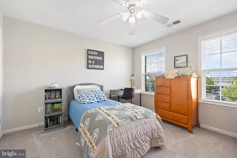 Bedroom - 14401 Broadwinged Dr, Gainesville, VA 20155 photo 4 of 12