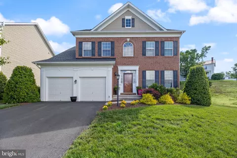 Exterior - 14401 Broadwinged Dr, Gainesville, VA 20155 photo 5 of 10