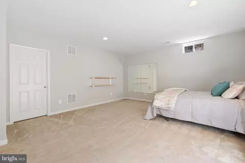 Bedroom - 14401 Broadwinged Dr, Gainesville, VA 20155 photo 11 of 12