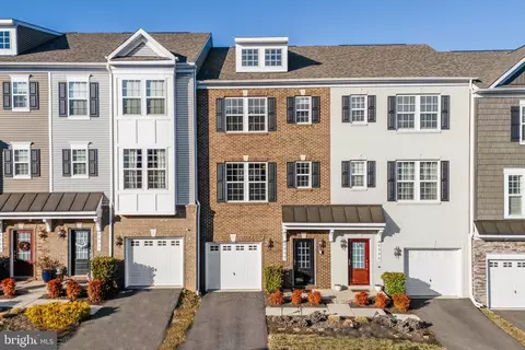 6093 Camerons Ferry Dr, Haymarket, VA 20169