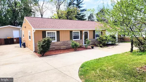 9535 Lomond Dr, Manassas, VA 20109