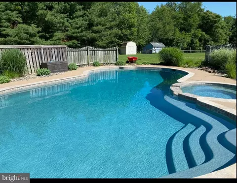 Exterior - 4187 Stepney Dr, Gainesville, VA 20155 photo 7 of 8