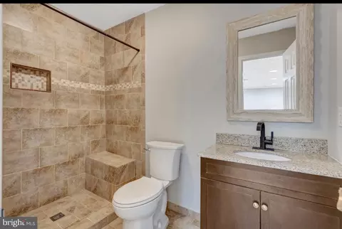 Bath - 4187 Stepney Dr, Gainesville, VA 20155 photo 5 of 5