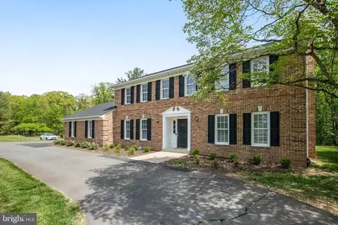 4397 Canterbury Ln, Gainesville, VA 20155