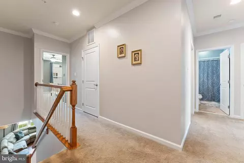Entry Way - 7494 Brunson Cir, Gainesville, VA 20155 photo 7 of 8