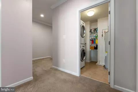 Entry Way - 7494 Brunson Cir, Gainesville, VA 20155 photo 5 of 8