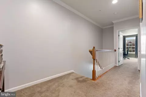 Entry Way - 7494 Brunson Cir, Gainesville, VA 20155 photo 4 of 8