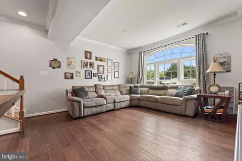 Living - 7494 Brunson Cir, Gainesville, VA 20155 photo 1 of 1