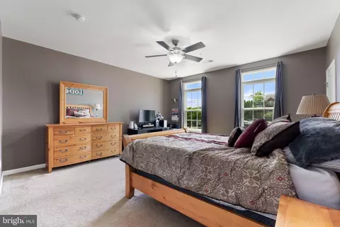 Bedroom - 7494 Brunson Cir, Gainesville, VA 20155 photo 3 of 7