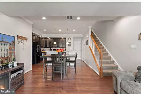 Entry Way - 7494 Brunson Cir, Gainesville, VA 20155 photo 1 of 8