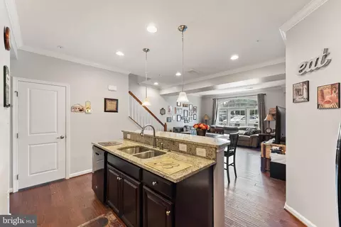 Kitchen - 7494 Brunson Cir, Gainesville, VA 20155 photo 2 of 6