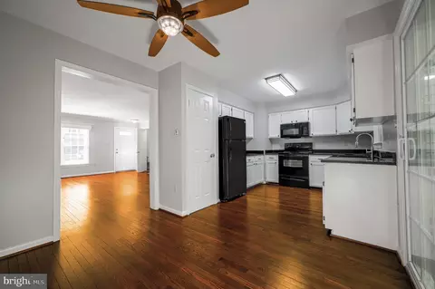 4238 Jonathan Ct, Dumfries, VA 22025 photo 9