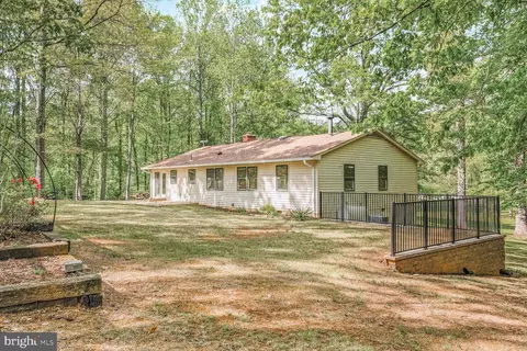 Exterior - 8701 Mcgrath Rd, Manassas, VA 20112 photo 8 of 11