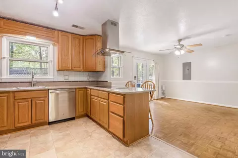 Kitchen - 8701 Mcgrath Rd, Manassas, VA 20112 photo 2 of 3