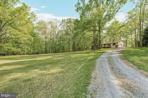 Exterior - 8701 Mcgrath Rd, Manassas, VA 20112 photo 4 of 11