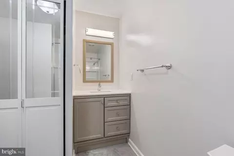 Bath - 8701 Mcgrath Rd, Manassas, VA 20112 photo 2 of 2
