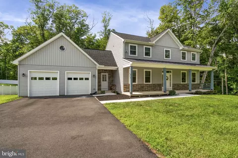 8032 Cobb Rd, Manassas, VA 20112