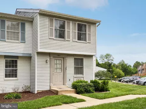 1660 Thenia Pl, Woodbridge, VA 22192