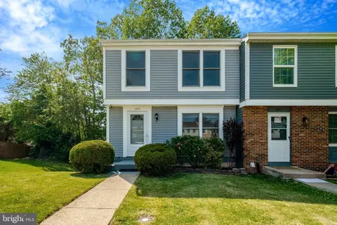 3525 Belfry Ln, Woodbridge, VA 22192