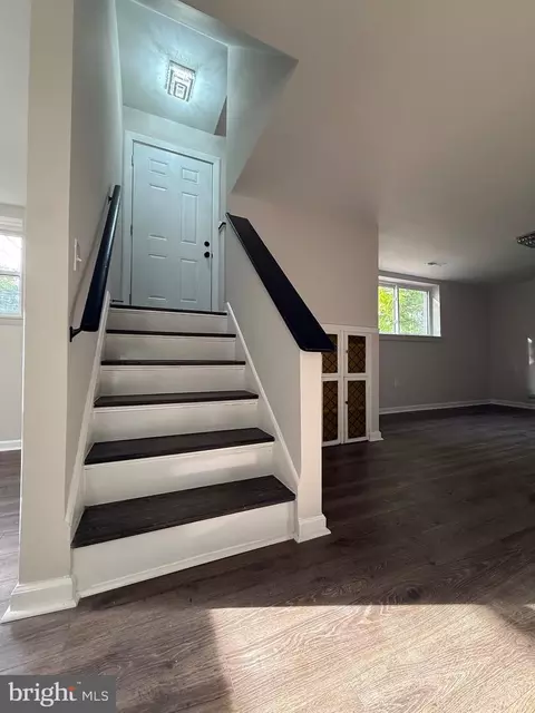 Entry Way - 9535 Damascus Dr, Manassas, VA 20109 photo 4 of 7