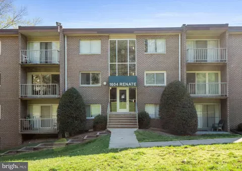 1604 Renate Dr #T2, Woodbridge, VA 22192
