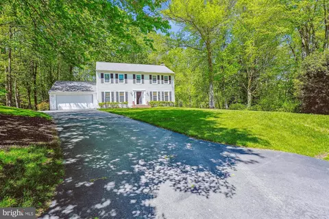 12532 Belfield Ct, Woodbridge, VA 22192