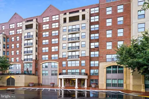 485 Harbor Side St #411, Woodbridge, VA 22191