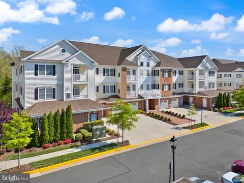 15130 Heather Mill Ln #302, Haymarket, VA 20169