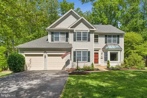13213 Windy Leaf Ct, Woodbridge, VA 22192