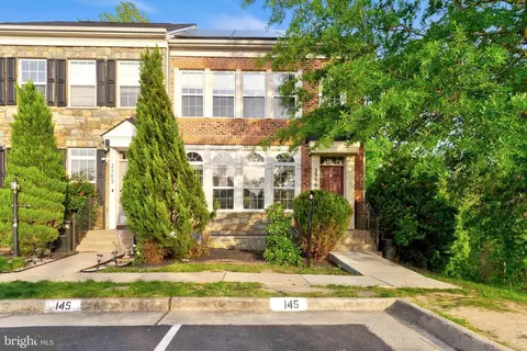 2500 Blue Pool Dr, Woodbridge, VA 22191