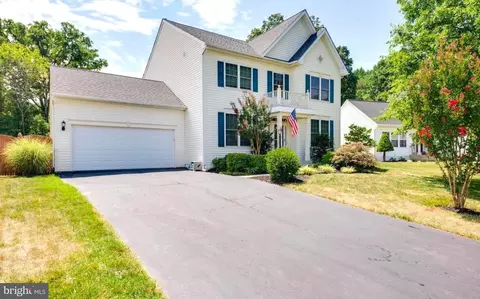 9316 Hersch Farm Ln, Manassas, VA 20112