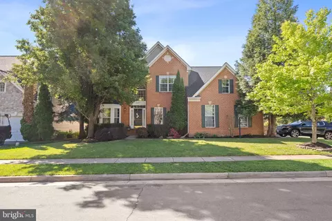 8347 Crackling Cedar Ln, Gainesville, VA 20155
