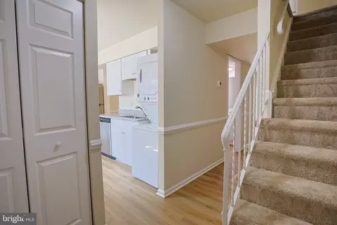 8193 Community Dr, Manassas, VA 20109 photo 4