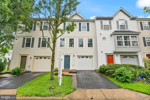7003 Village Stream Pl, Gainesville, VA 20155