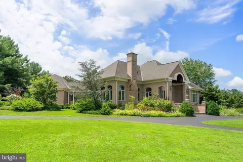 Exterior - 12040 Wright Ln, Bristow, VA 20136 photo 5 of 28