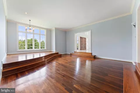 Living - 12040 Wright Ln, Bristow, VA 20136 photo 2 of 11