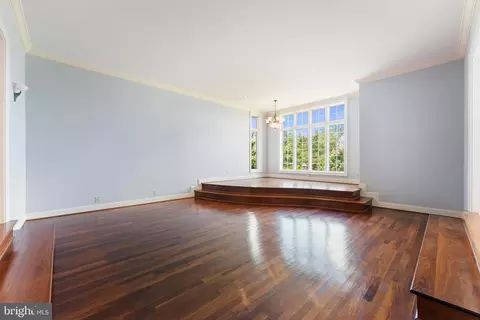 Living - 12040 Wright Ln, Bristow, VA 20136 photo 1 of 11