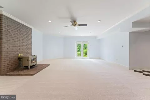 Living - 12040 Wright Ln, Bristow, VA 20136 photo 10 of 11