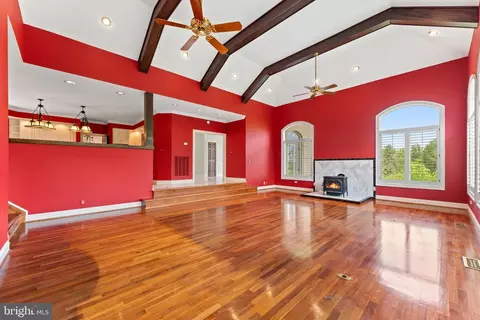 Living - 12040 Wright Ln, Bristow, VA 20136 photo 5 of 11