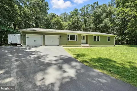 10282 Greystone Rd, Manassas, VA 20111