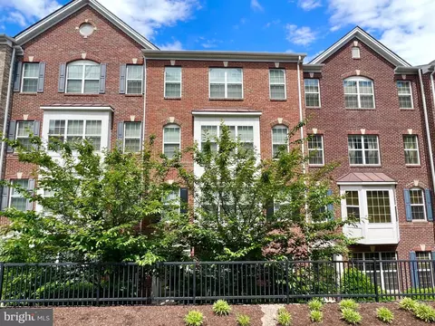 2259 Kew Gardens Dr, Woodbridge, VA 22191