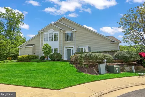 1988 Penfold Ct, Woodbridge, VA 22192