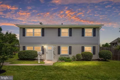 3830 Claremont Ln, Woodbridge, VA 22193
