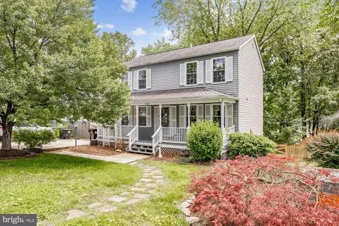 5618 Roundtree Dr, Woodbridge, VA 22193