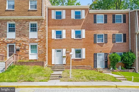 14365 Berkshire Dr, Woodbridge, VA 22193