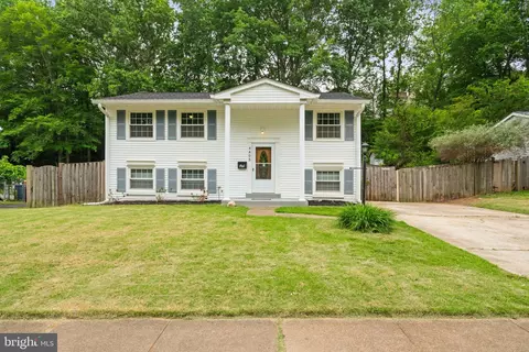 4405 Evansdale Rd, Woodbridge, VA 22193
